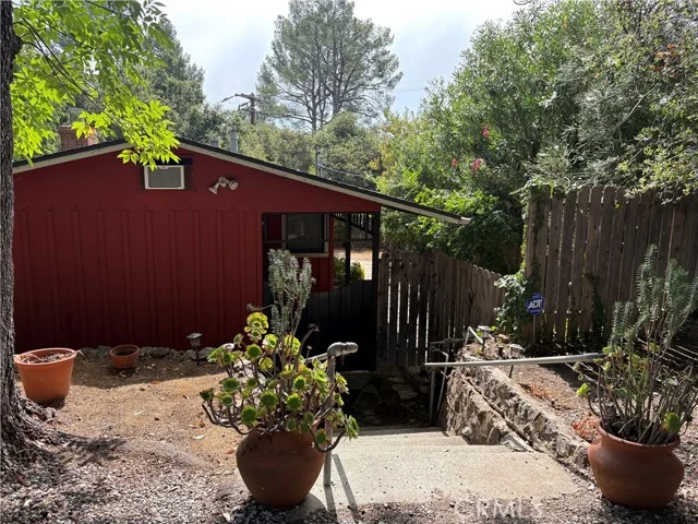 21313 Hillside photo 4