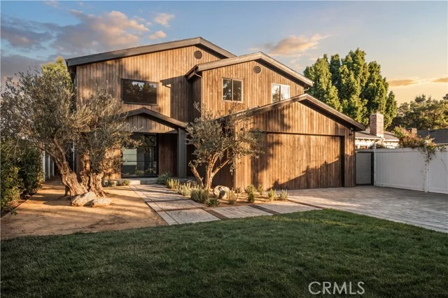 5114 Cedros Avenue photo 1