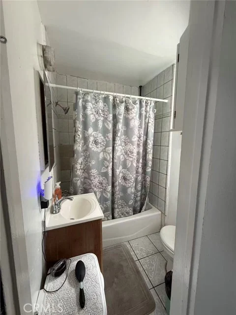 2426 Medford photo 4