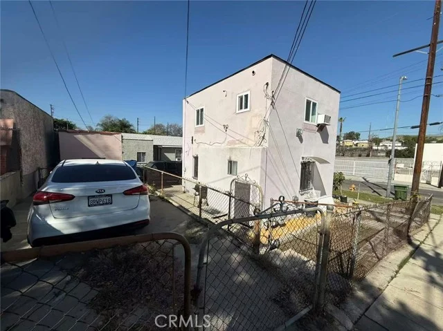 2426 Medford photo 5