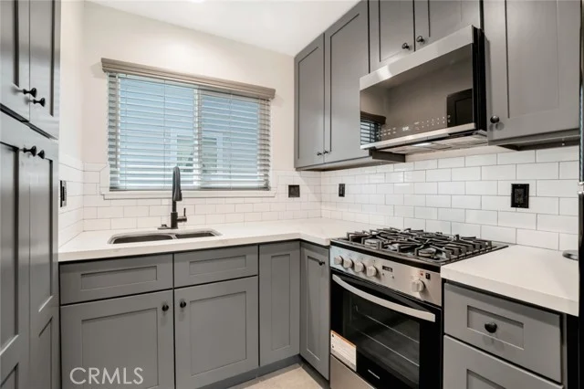 11813 Runnymede Street #43 photo 4