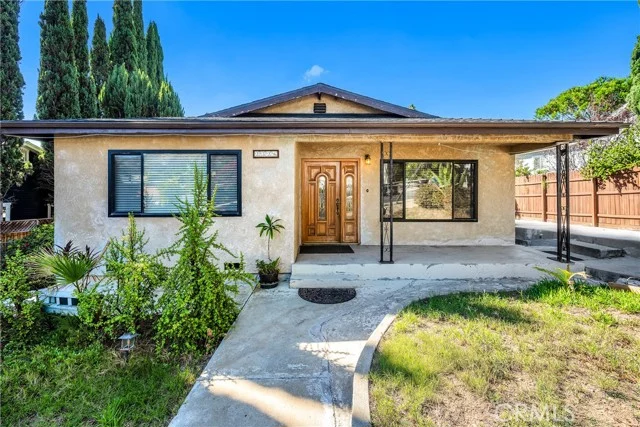 2326 Loy Lane photo 1