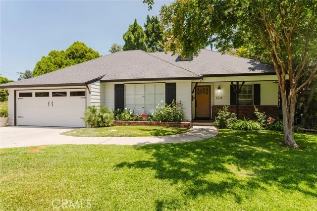 6638 Blucher Avenue photo 1