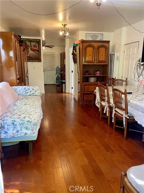 6558 S Van Ness photo 3