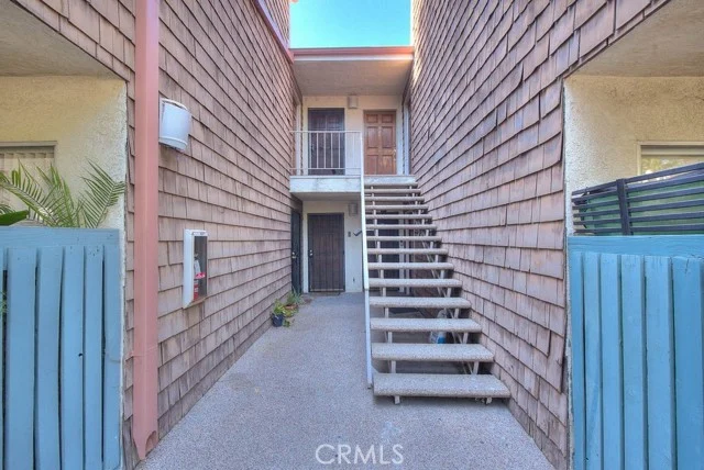 5700 Etiwanda #212 photo 3