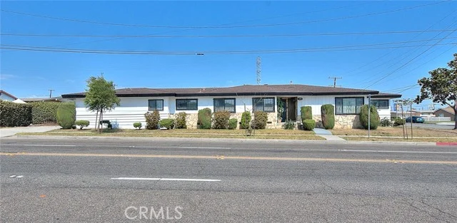 1345 W 124th photo 1