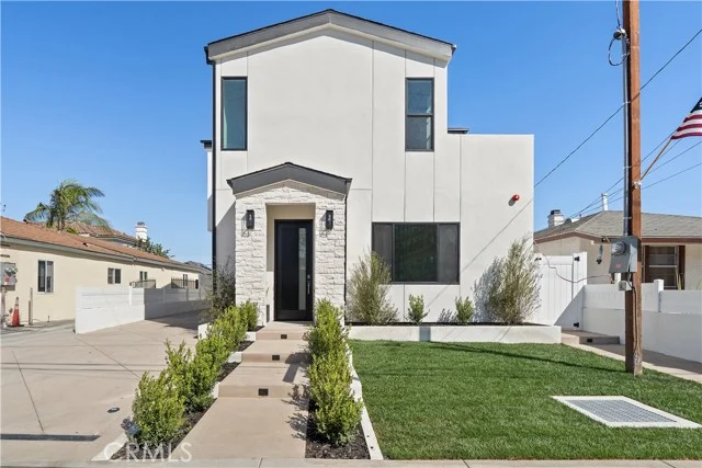 15634 Sombra Avenue #A photo 2