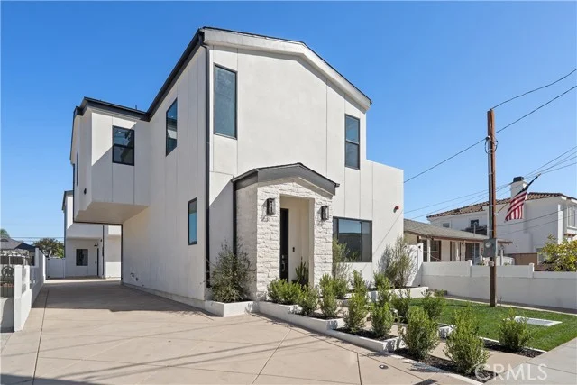 15634 Sombra Avenue #A photo 3