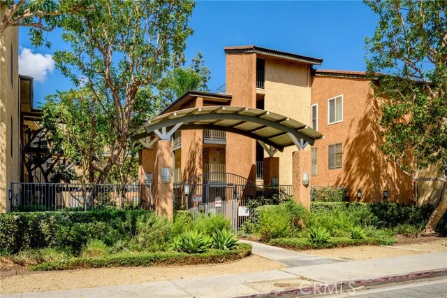 15425 Sherman #107A, Van Nuys