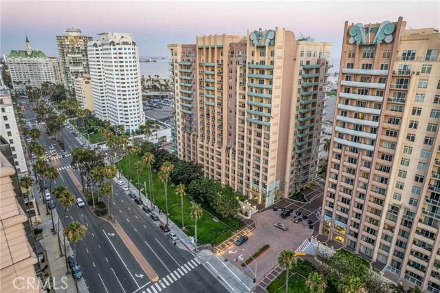 488 E Ocean #809 photo 1