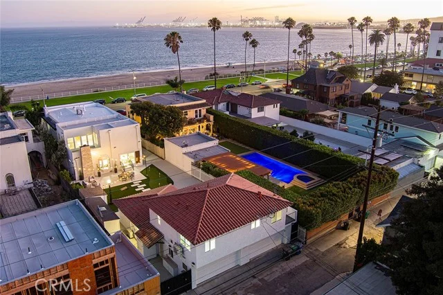 2747 E Ocean Boulevard photo 3