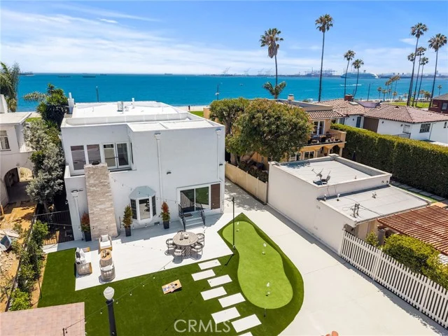 2747 E Ocean Boulevard photo 4