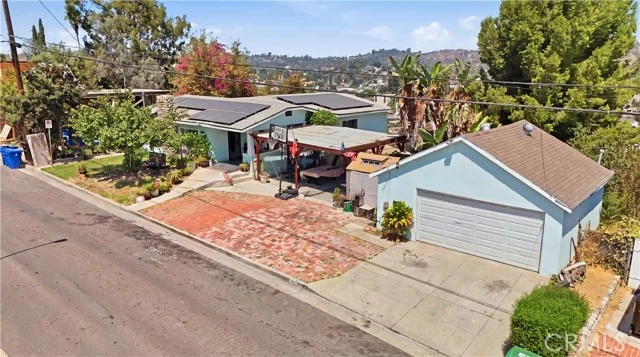 3073 Chadwick photo 1