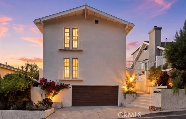 20967 Bandera Street, Woodland Hills