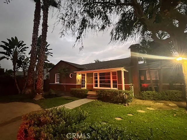 5744 Stansbury Avenue, Sherman Oaks