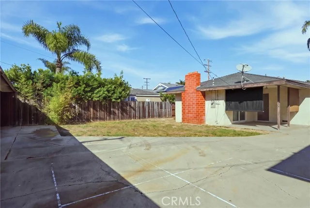 2308 Graham photo 5