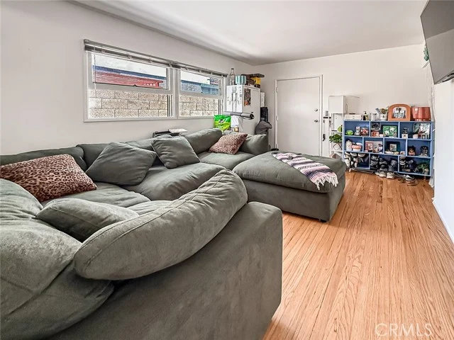5459 Inglewood photo 5
