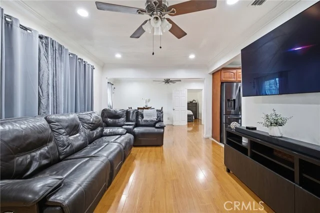 156 E 49th, Long Beach
