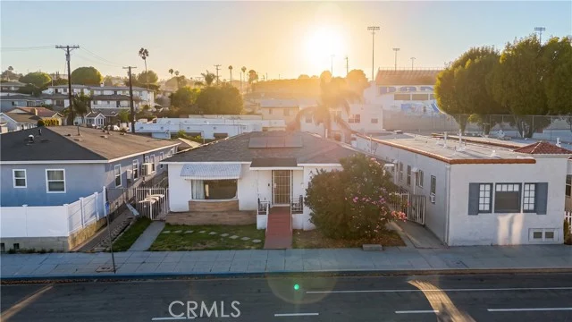 1631 S Cabrillo photo 4