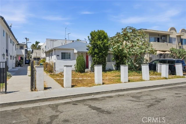 1939 Chariton, Los Angeles