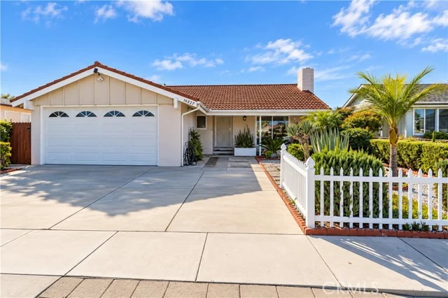 16827 S Raymond Avenue, Gardena