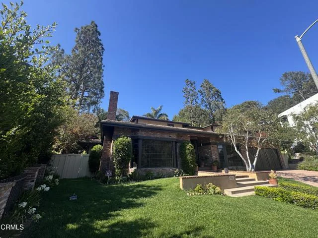 11923 Brentwood Grove Drive, Los Angeles