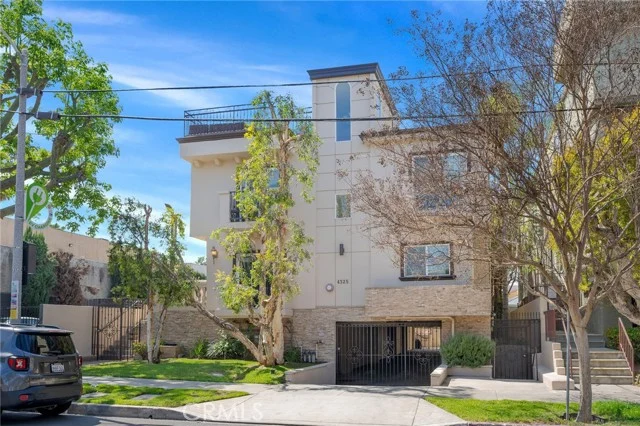 4325 Stern Avenue photo 1