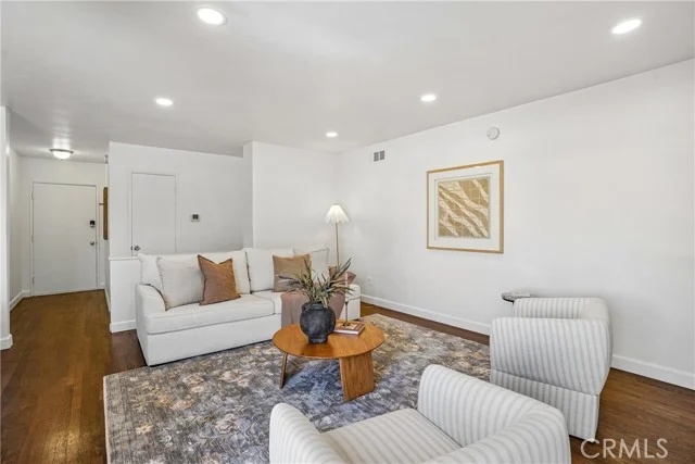 18031 Gramercy Place photo 5