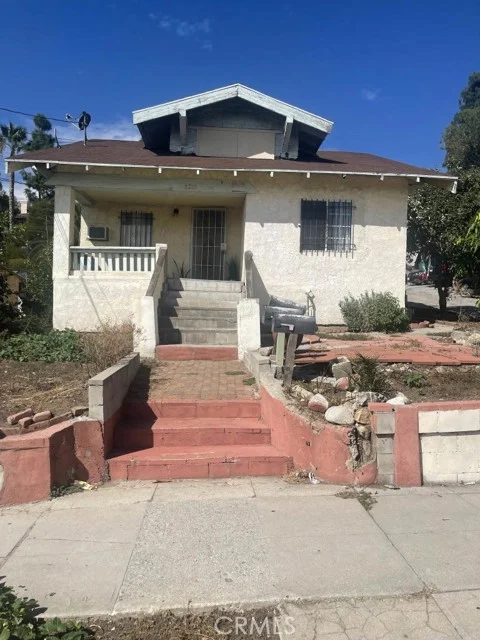 2215 Parkside photo 1