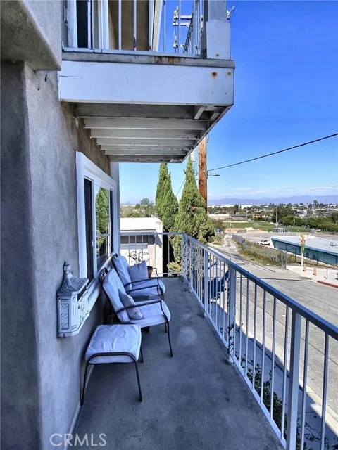 1467 12th Street photo 3