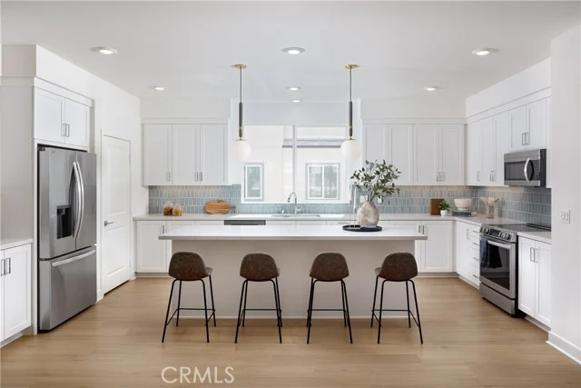 1685 Constellation Drive photo 4