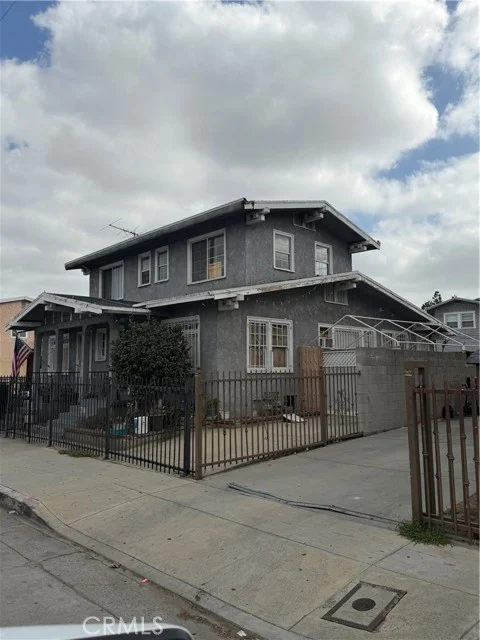 310 E 81st photo 5