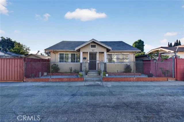 1135 Larch, Inglewood