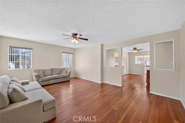 1135 Larch photo 4