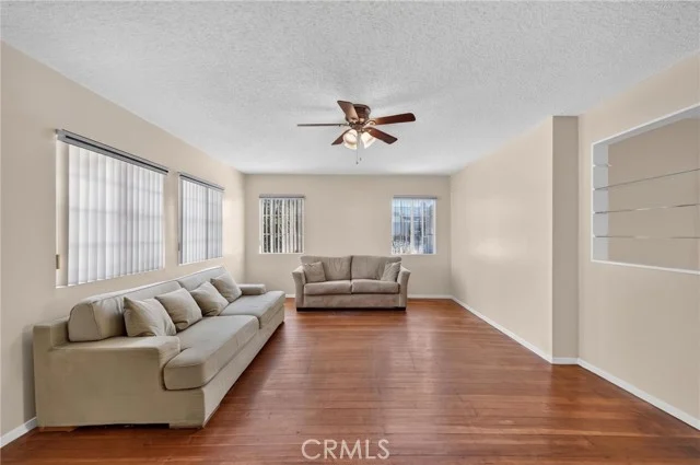 1135 Larch photo 5
