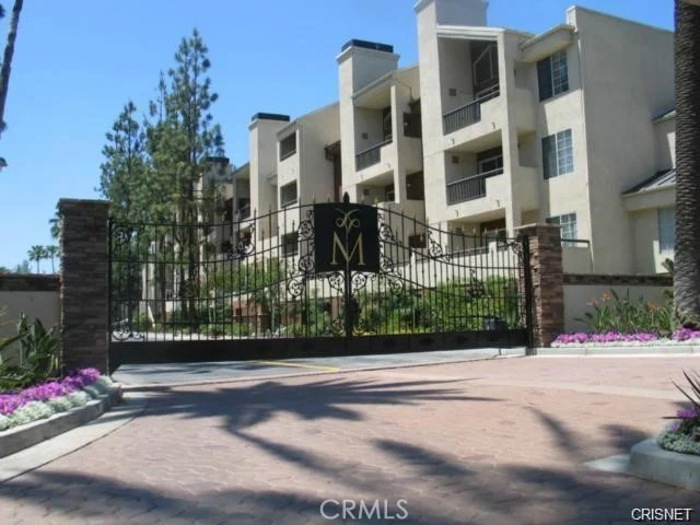 5520 Owensmouth Avenue #313, Woodland Hills