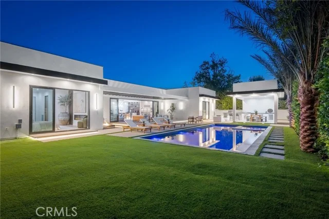 20703 Quedo Dr, Woodland Hills