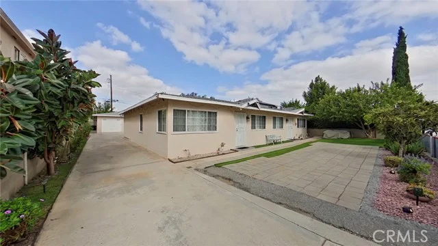 5633 Denny photo 1