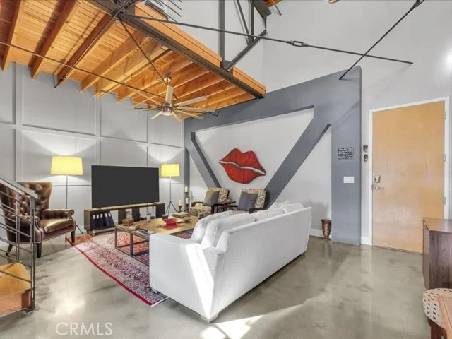 1100 E 3rd #204, Long Beach