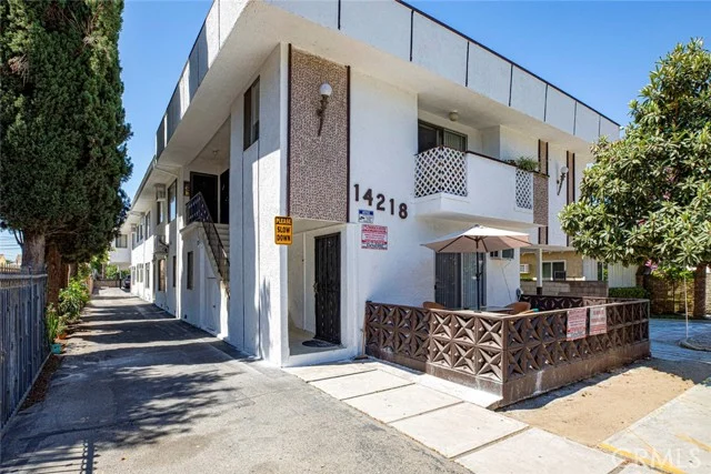 14218 Sylvan Street, Sherman Oaks
