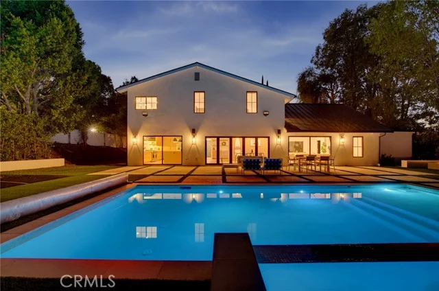 4830 Winnetka Avenue, Woodland Hills