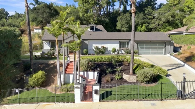 4223 Mooncrest Place, Encino