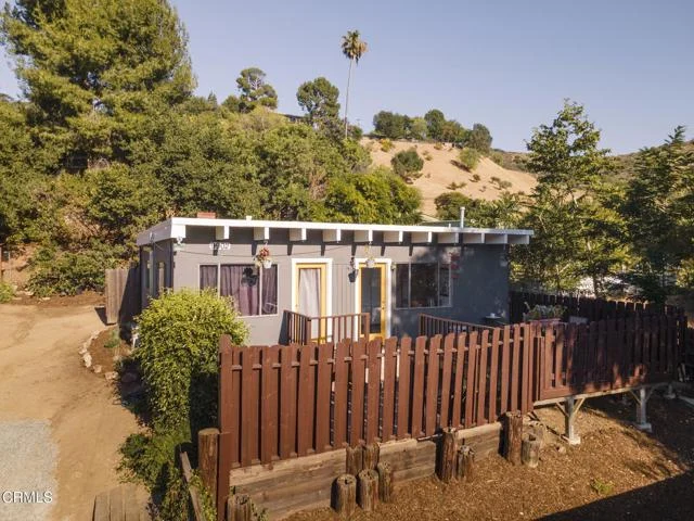 9900 Sunland Boulevard photo 4