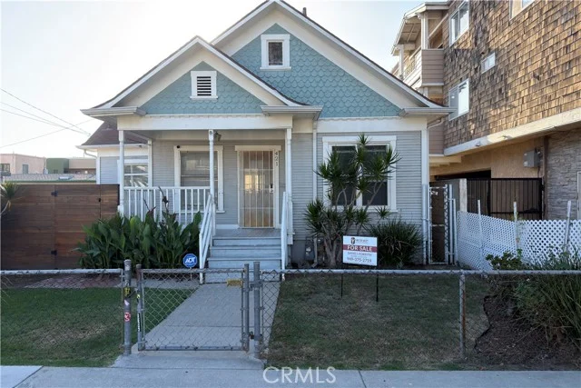 421 Almond Avenue, Long Beach