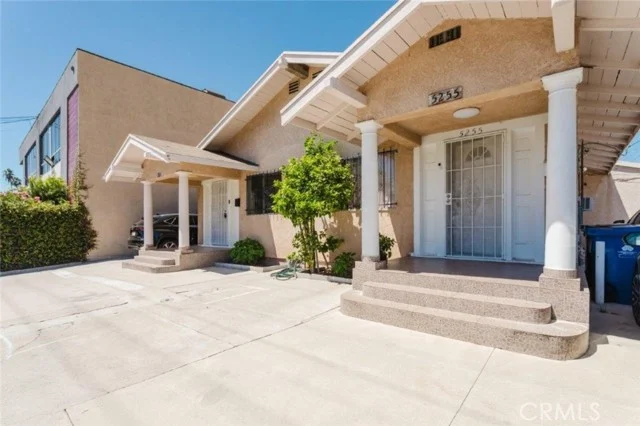 5253 Fountain Avenue photo 1