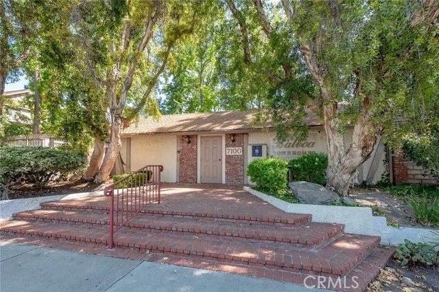 7100 Balboa Boulevard #807, Lake Balboa
