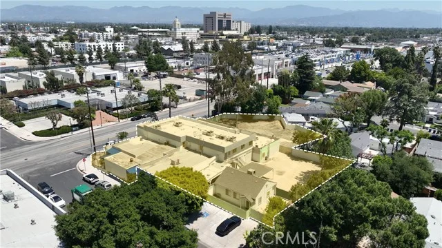 5950 Cedros Avenue photo 1
