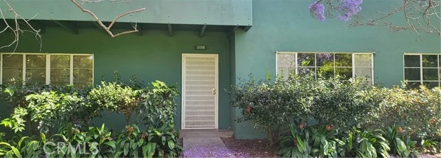 5148 Village Green, Los Angeles