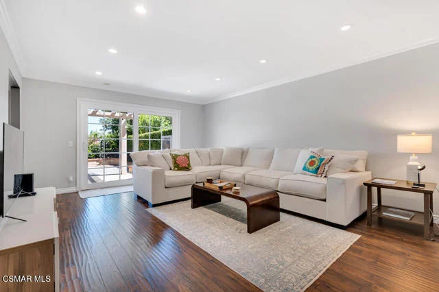 5344 Isabella Court photo 4