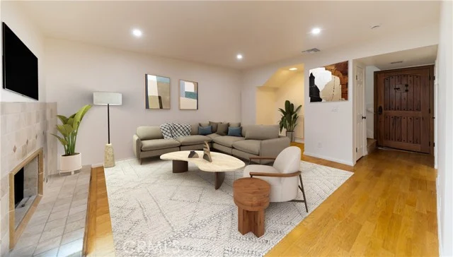 10926 Bluffside Dr. #32, Studio City